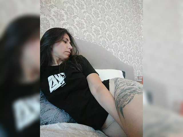 HotyWinter84 live webcam show