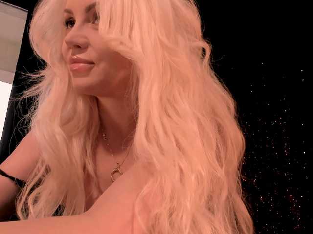 blondebab3 live cam on BongaCams