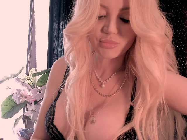 blondebab3 live cam on BongaCams