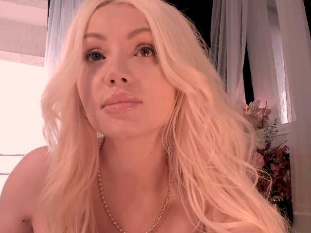 blondebab3 live cam on BongaCams