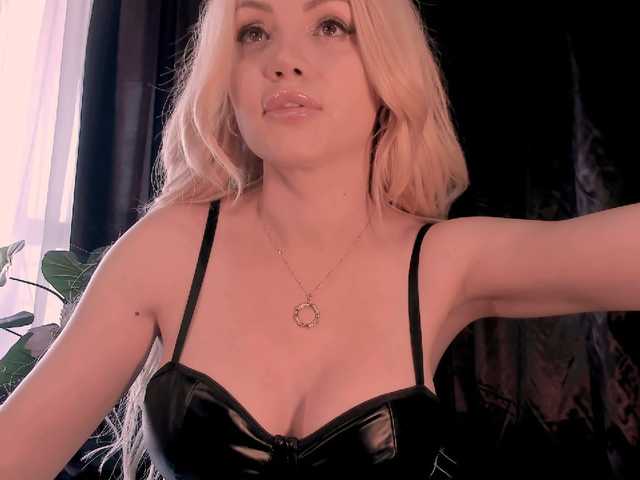 blondebab3 live webcam show
