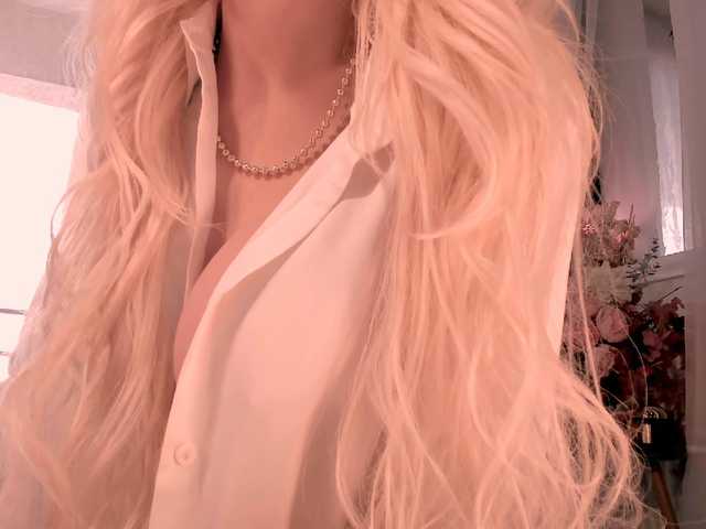 blondebab3 live cam on BongaCams