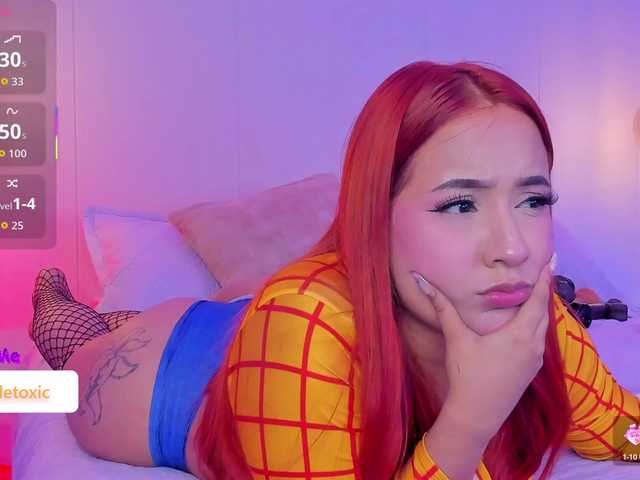 LittleToxic live webcam show