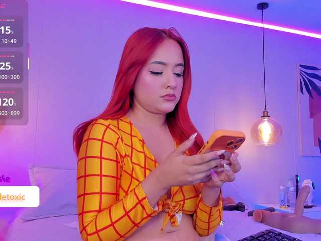 LittleToxic webcam