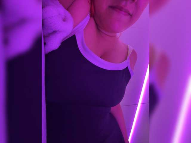 LittleToxic live webcam show
