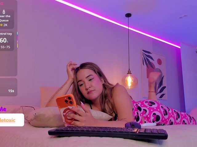 littletoxic live sex show