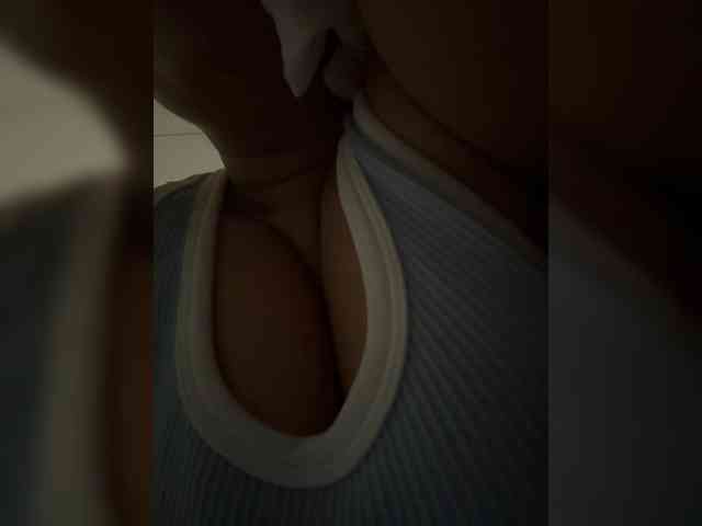LittleToxic webcam