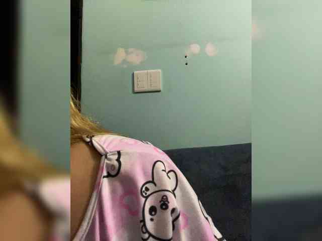 LittleToxic webcam