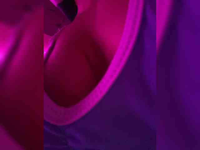 LittleToxic webcam