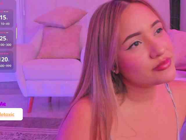 LittleToxic webcam
