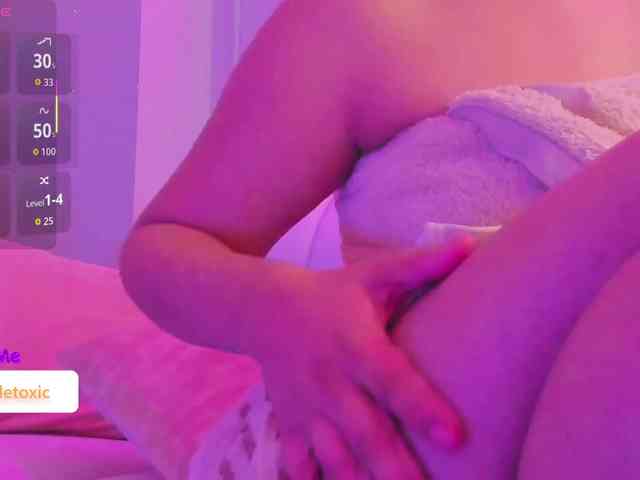 LittleToxic webcam