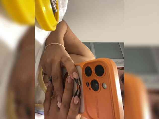 LittleToxic webcam