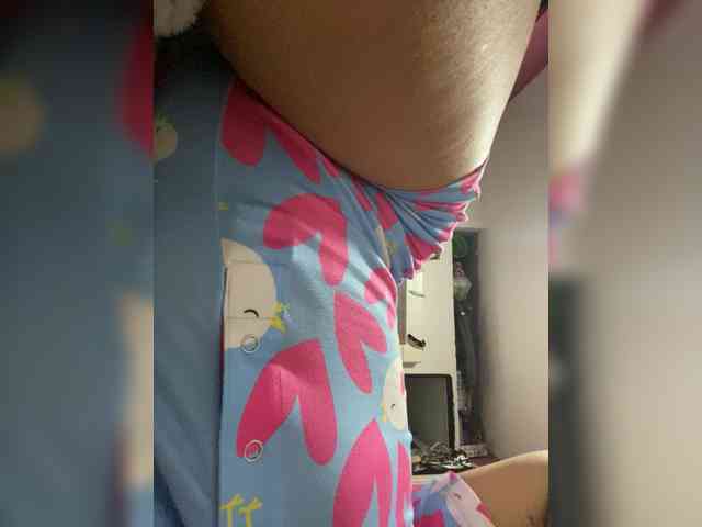 LittleToxic webcam