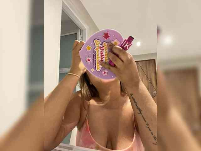 LittleToxic webcam