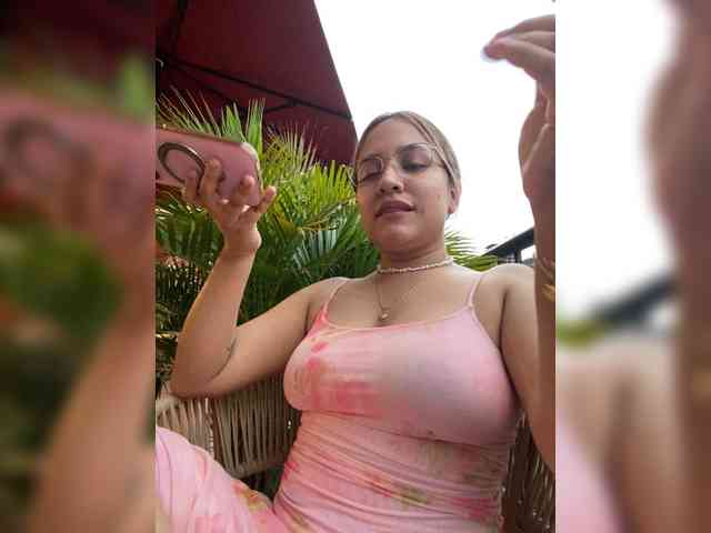 LittleToxic webcam