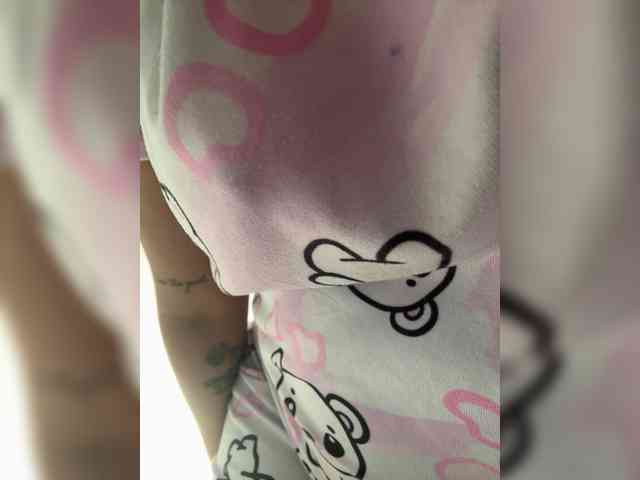 LittleToxic webcam