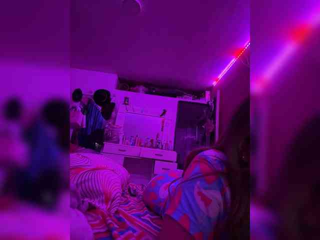 LittleToxic webcam