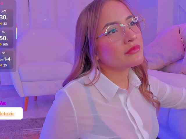 LittleToxic webcam