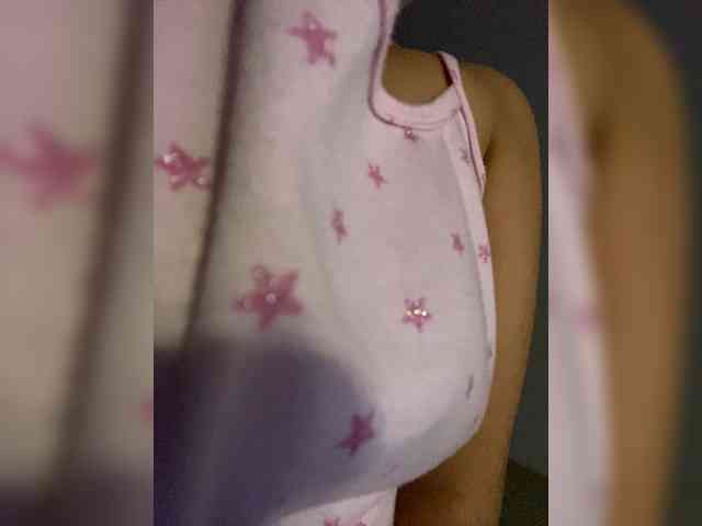 LittleToxic webcam