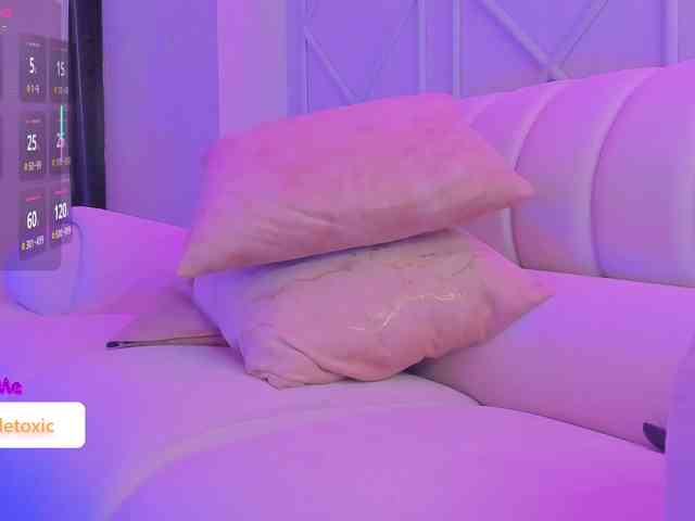 LittleToxic Live Webcam on BongaCams