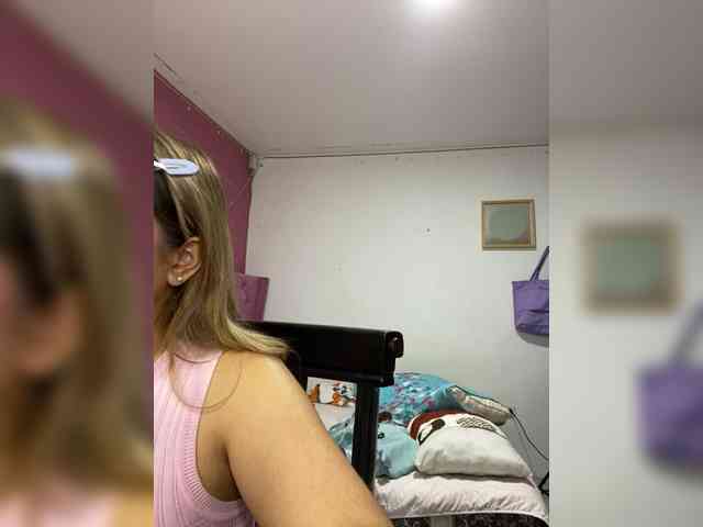 LittleToxic webcam