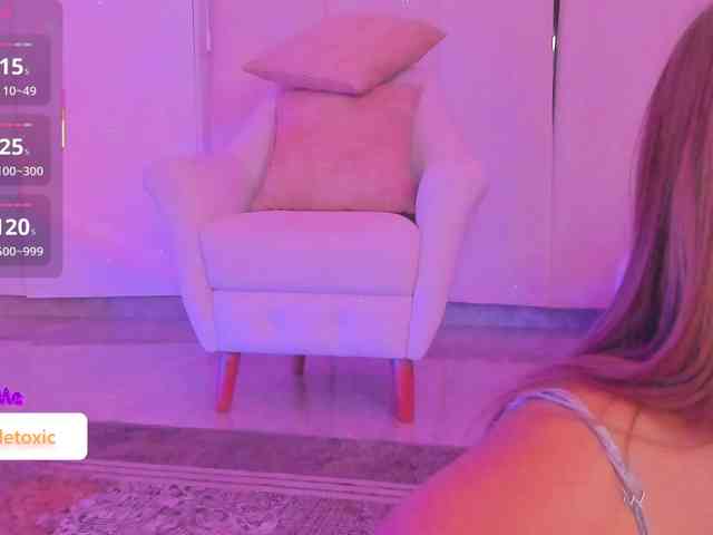 LittleToxic webcam