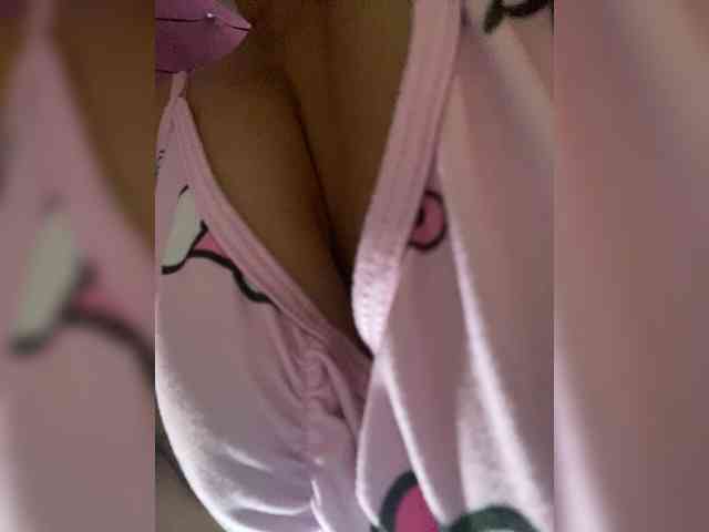 LittleToxic webcam