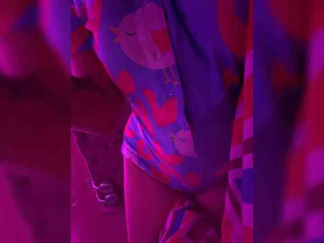 LittleToxic webcam