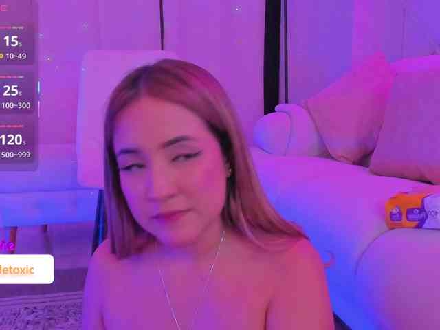 LittleToxic webcam