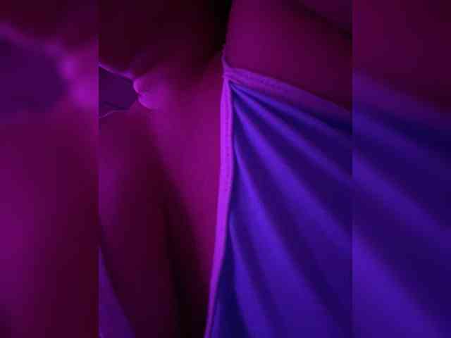 LittleToxic webcam
