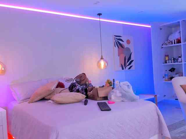 LittleToxic webcam