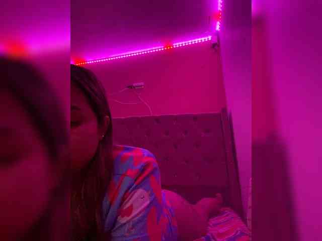 LittleToxic webcam