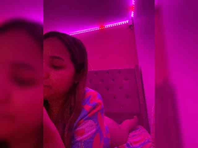 LittleToxic webcam