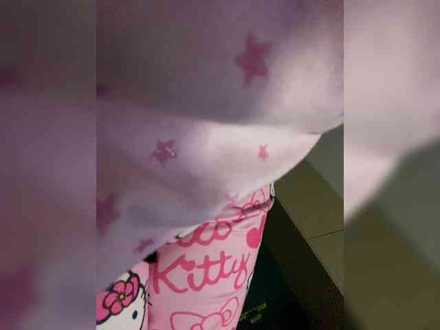 LittleToxic webcam