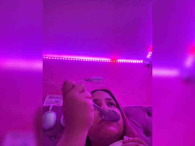 LittleToxic webcam