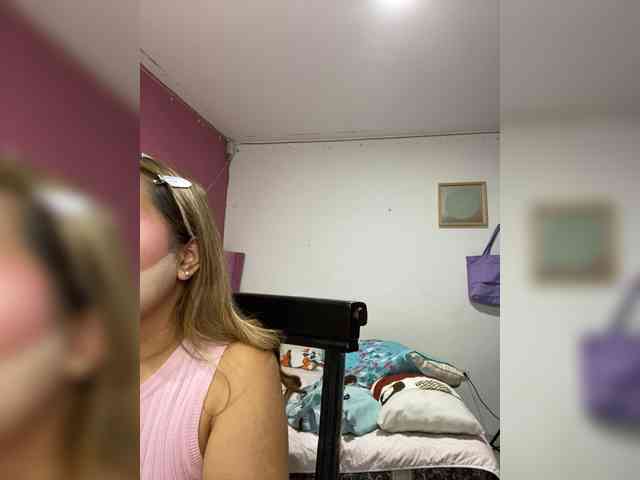 LittleToxic webcam