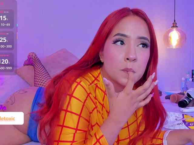 LittleToxic webcam