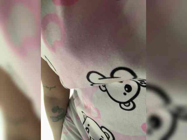 LittleToxic webcam