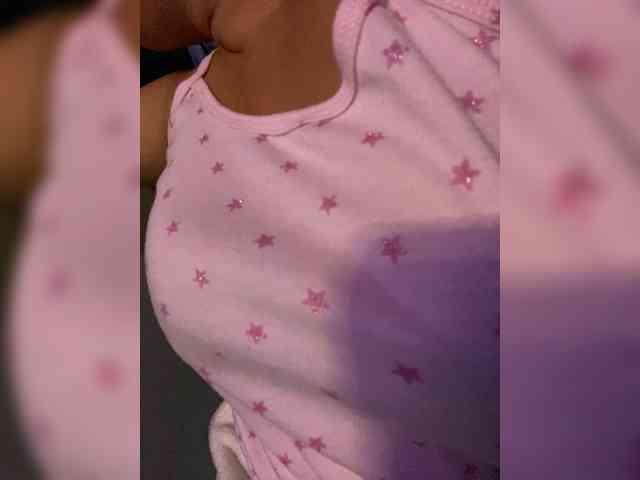 LittleToxic webcam