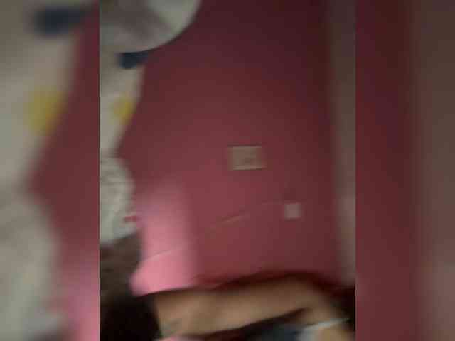 LittleToxic webcam