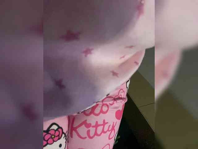 LittleToxic webcam