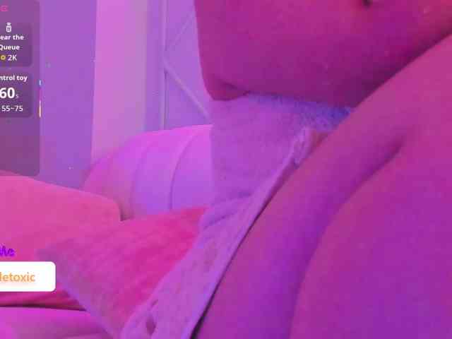 LittleToxic webcam