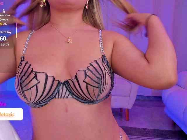LittleToxic webcam