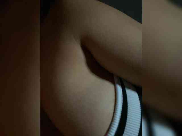 LittleToxic webcam