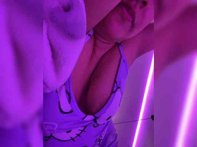 LittleToxic webcam