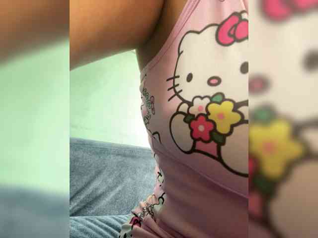 LittleToxic webcam