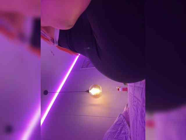 LittleToxic webcam