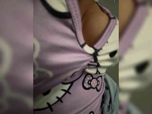 LittleToxic webcam