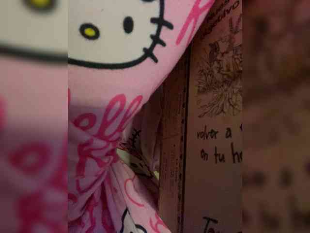 LittleToxic webcam