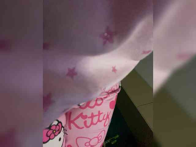 LittleToxic webcam